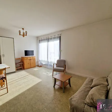 Apartment A Avec Piscine, Proche - Fr-1-825-22