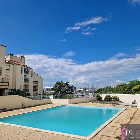 A Avec Piscine, Proche - Fr-1-825-22 Apartment *